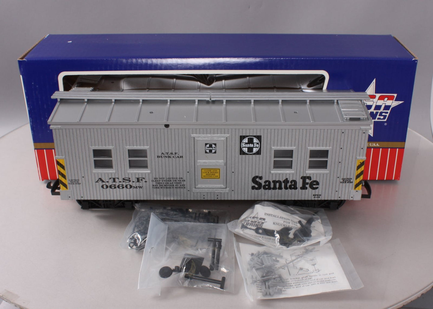 USA Trains 1835 G Santa Fe Bunk Car #0656