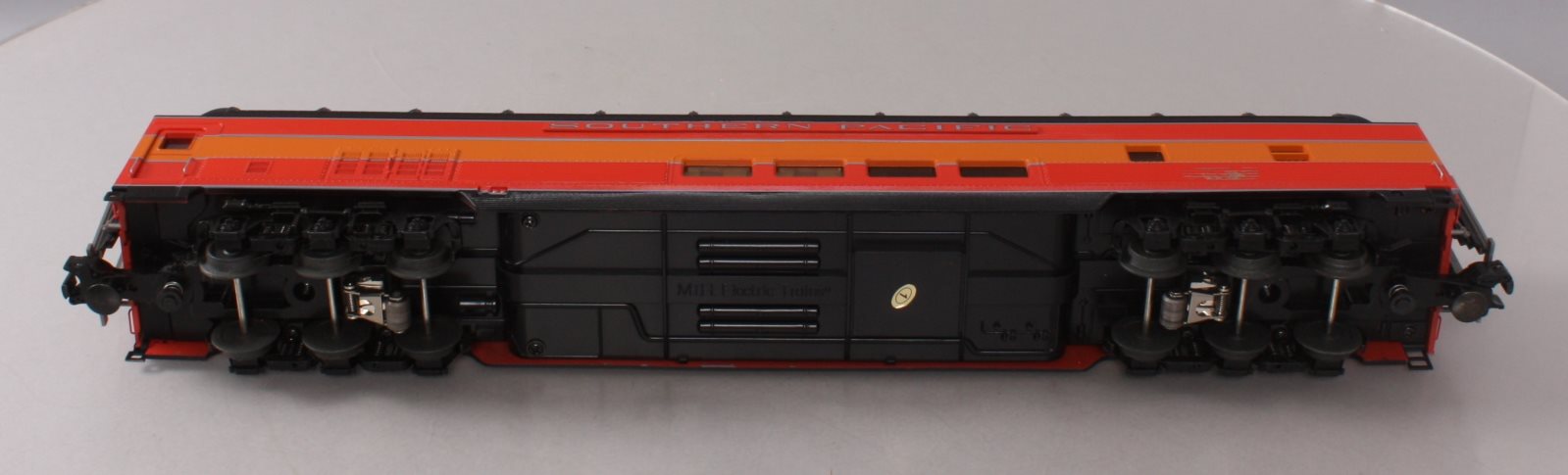 MTH 20-67121 Southern Pacific 70' ABS Vista Dome Ribbed Passenger Car