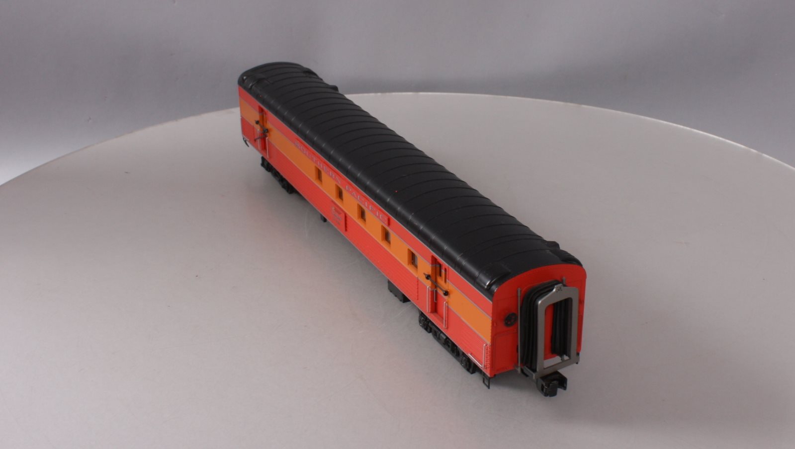 MTH 20-68121 Southern Pacific 70' ABS RPO Passenger Car (Ribbed)