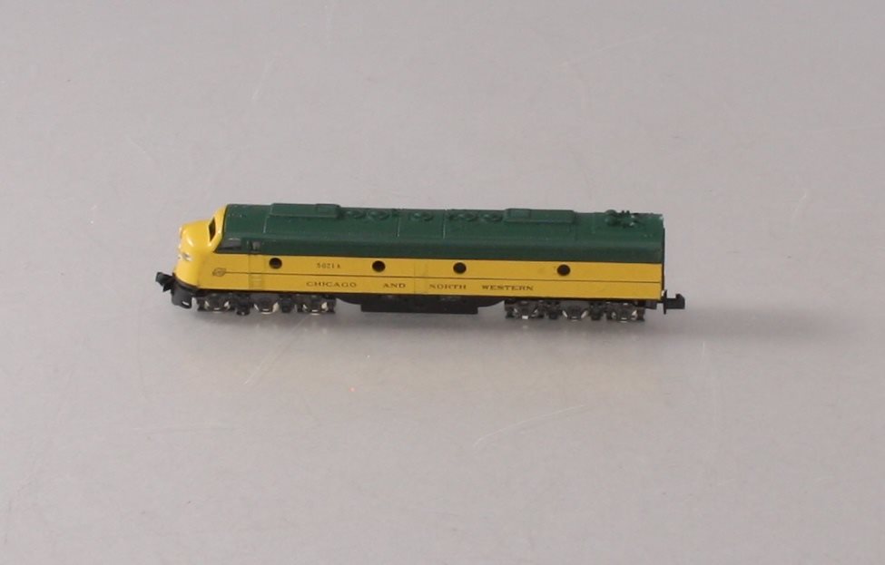 Atlas 2105 N Scale Chicago & North Western EMD E8 Diesel Locomotive #5021A