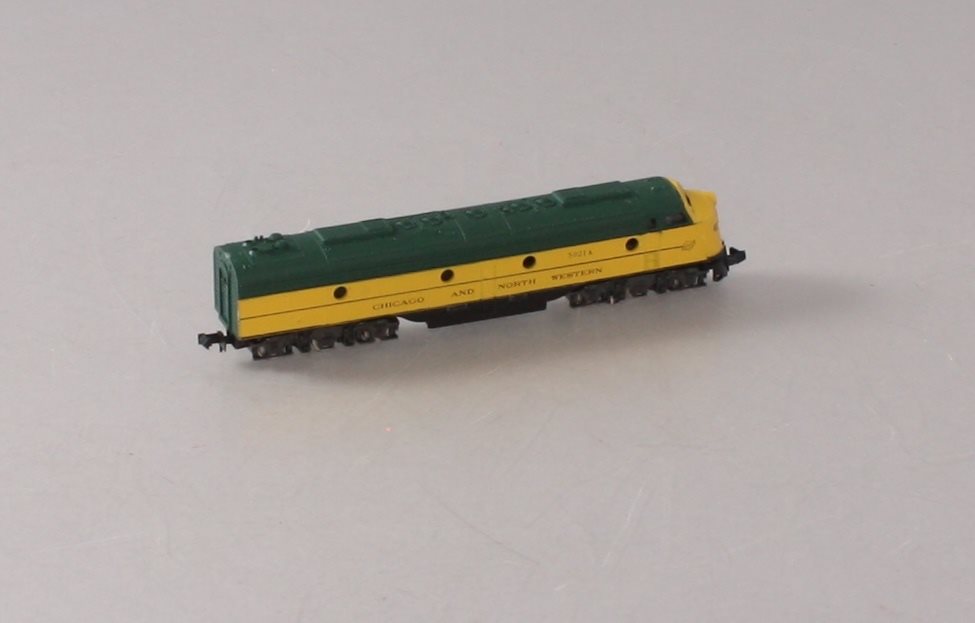 Atlas 2105 N Scale Chicago & North Western EMD E8 Diesel Locomotive #5021A