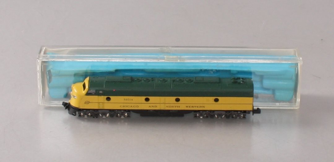 Atlas 2105 N Scale Chicago & North Western EMD E8 Diesel Locomotive #5021A