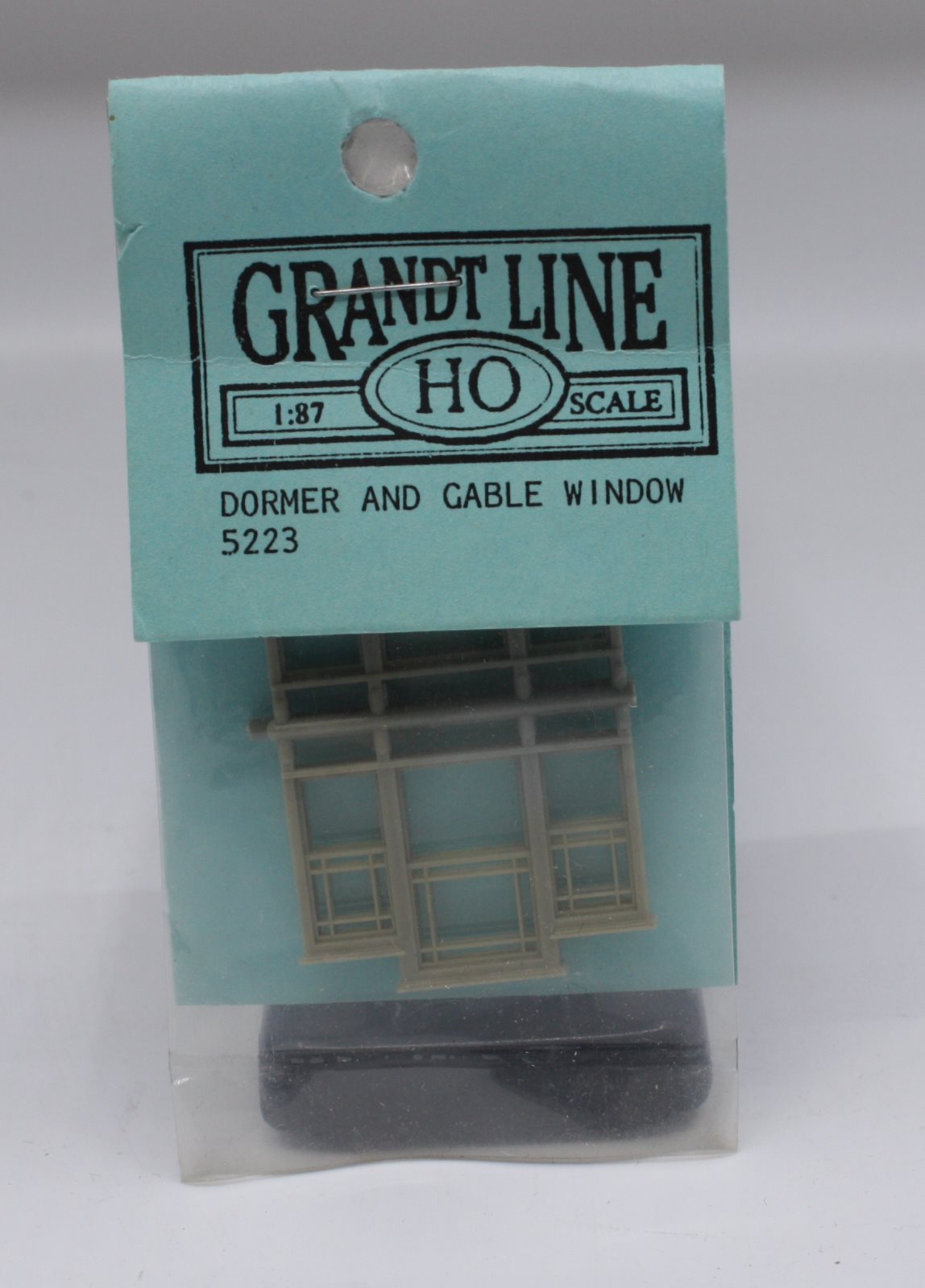 Grandt Line 5223 HO Dormer and Cabel Window