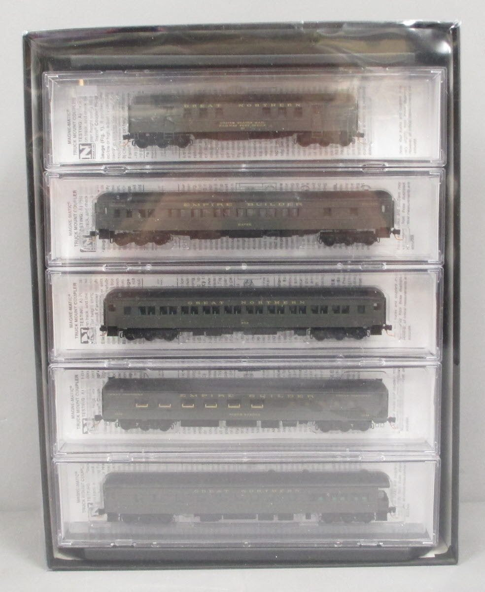 Micro-Trains 99301570 N Great Northern Heavyweight Passenger (Set of 5)