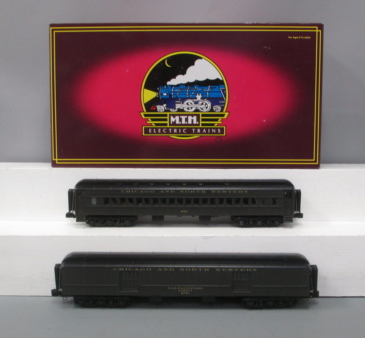 MTH 20-4488 CNW 70' Madison Baggage/Coach Passenger Car Set