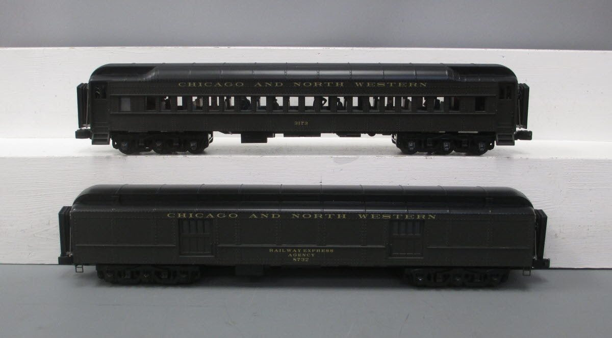 MTH 20-4488 CNW 70' Madison Baggage/Coach Passenger Car Set