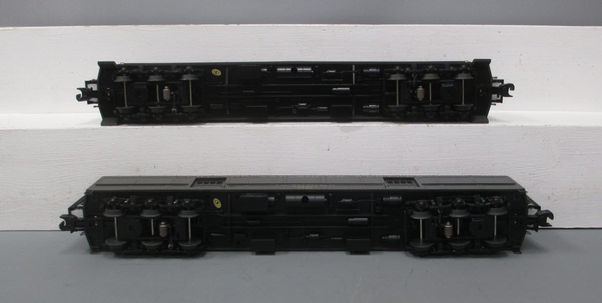 MTH 20-4488 CNW 70' Madison Baggage/Coach Passenger Car Set