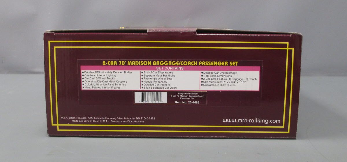 MTH 20-4488 CNW 70' Madison Baggage/Coach Passenger Car Set