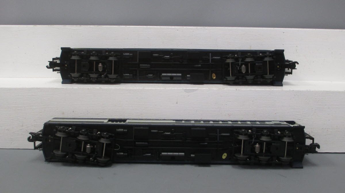 MTH 20-4178 O Baltimore & Ohio 70' Madison Comb/Diner Passenger Set (Set of 2)