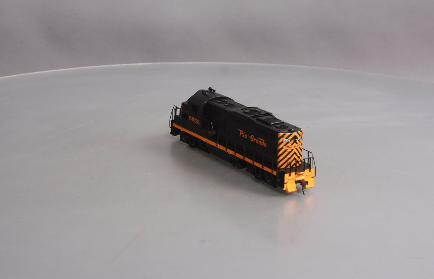 Walthers 931-5103 HO D&RGW EMD GP9M Diesel Locomotive DCC Ready to Run