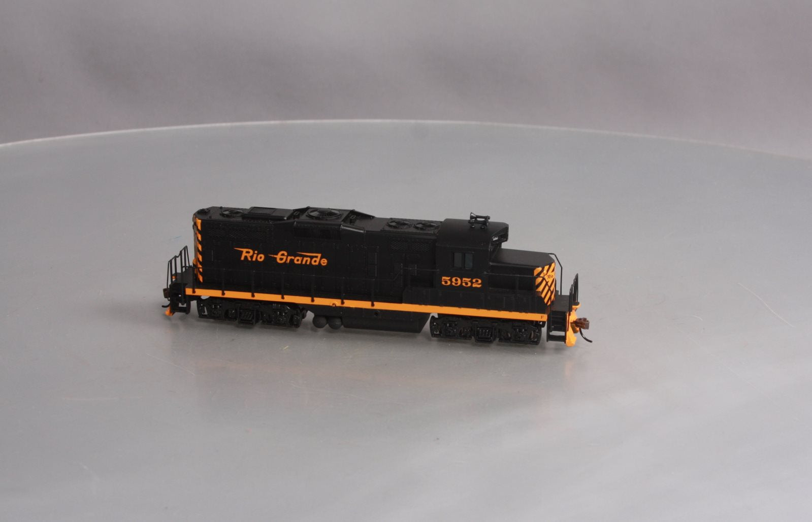 Walthers 931-5103 HO D&RGW EMD GP9M Diesel Locomotive DCC Ready to Run