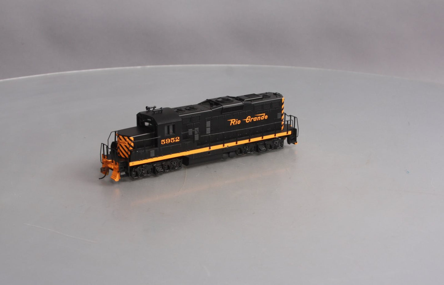 Walthers 931-5103 HO D&RGW EMD GP9M Diesel Locomotive DCC Ready to Run