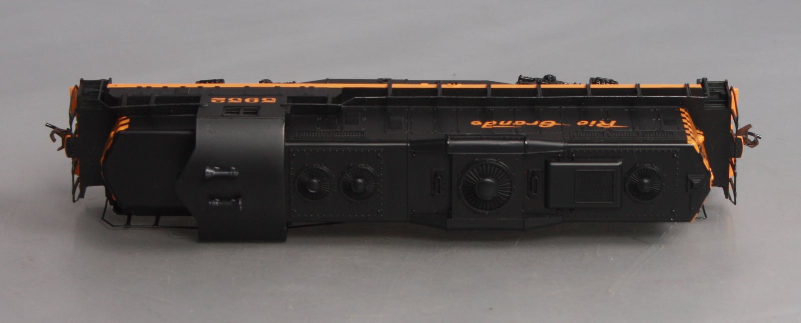 Walthers 931-5103 HO D&RGW EMD GP9M Diesel Locomotive DCC Ready to Run
