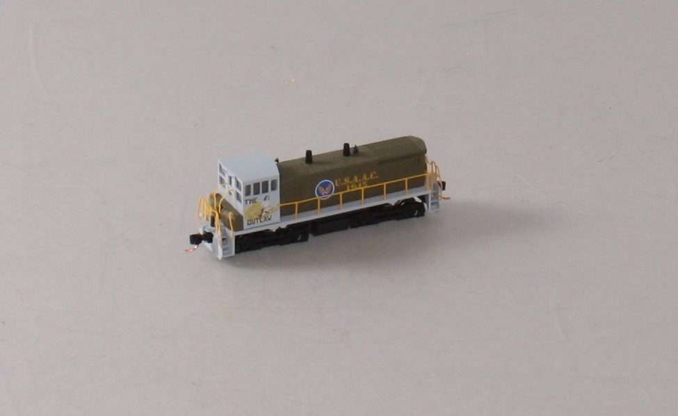 Micro-Trains 98650510 N USAAC Nose Art SW1500 Diesel Locomotive #1945