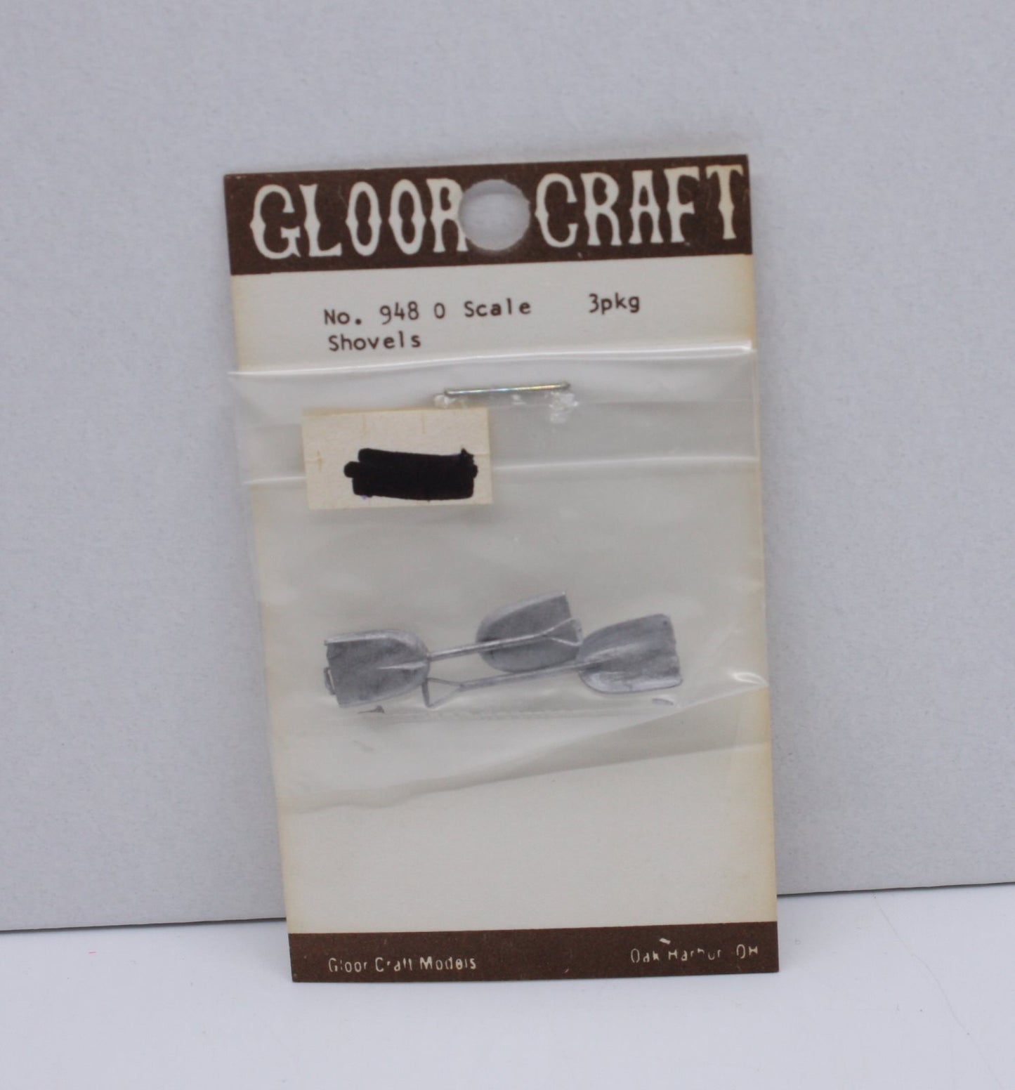 Gloor Craft 948 O Scale Shovels (Bag of 3)