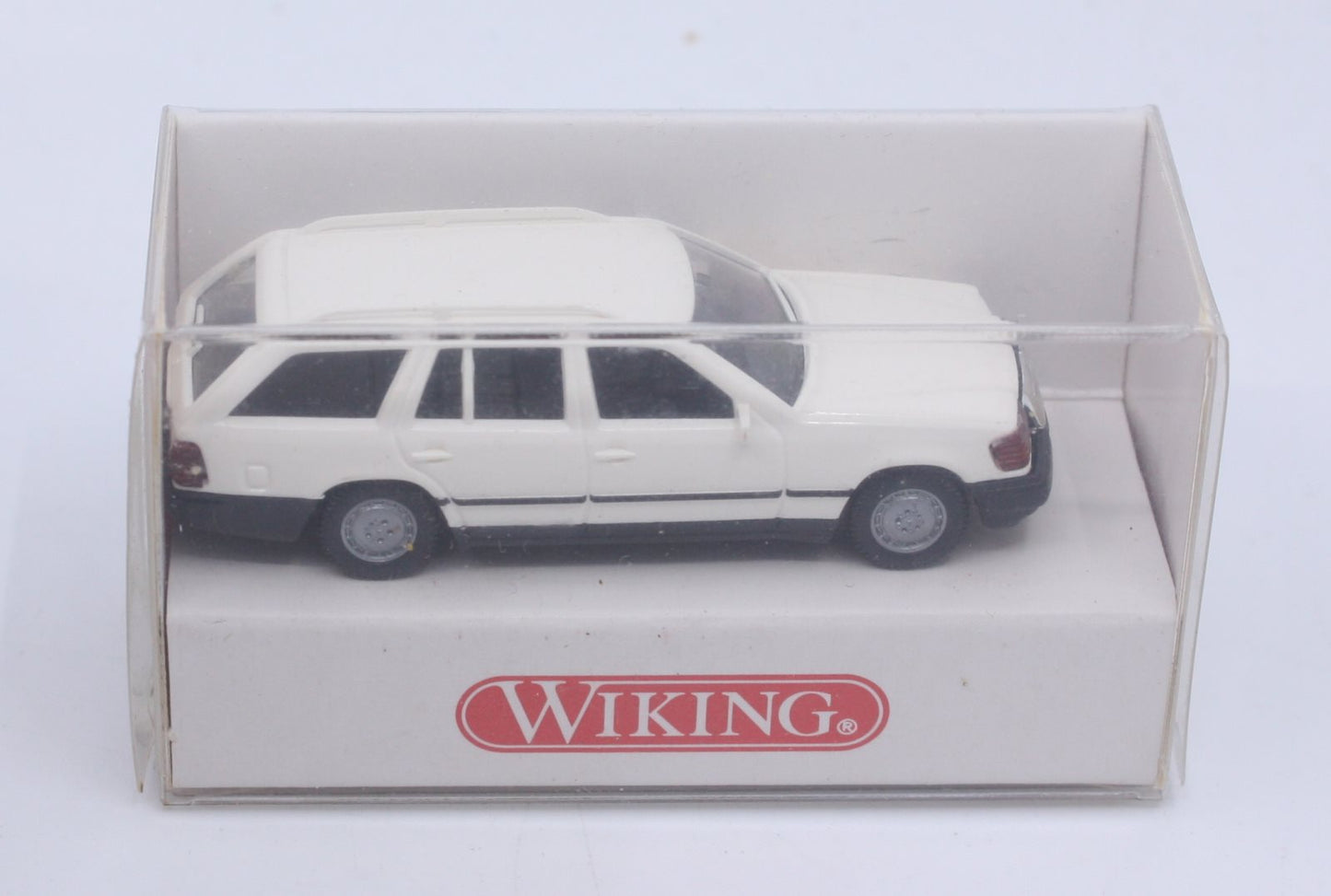 Wiking 154 HO White Mercedes Benz 230 TE Sedan