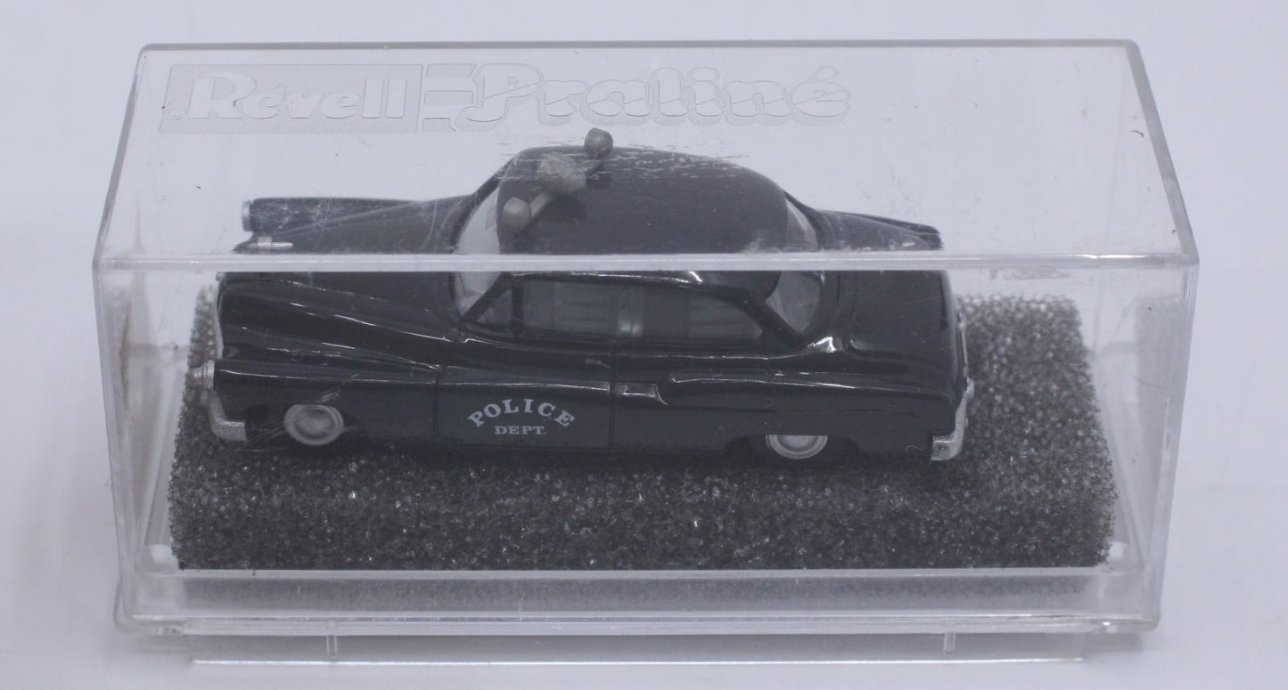 Praline 84710 HO Black Buick Police Car