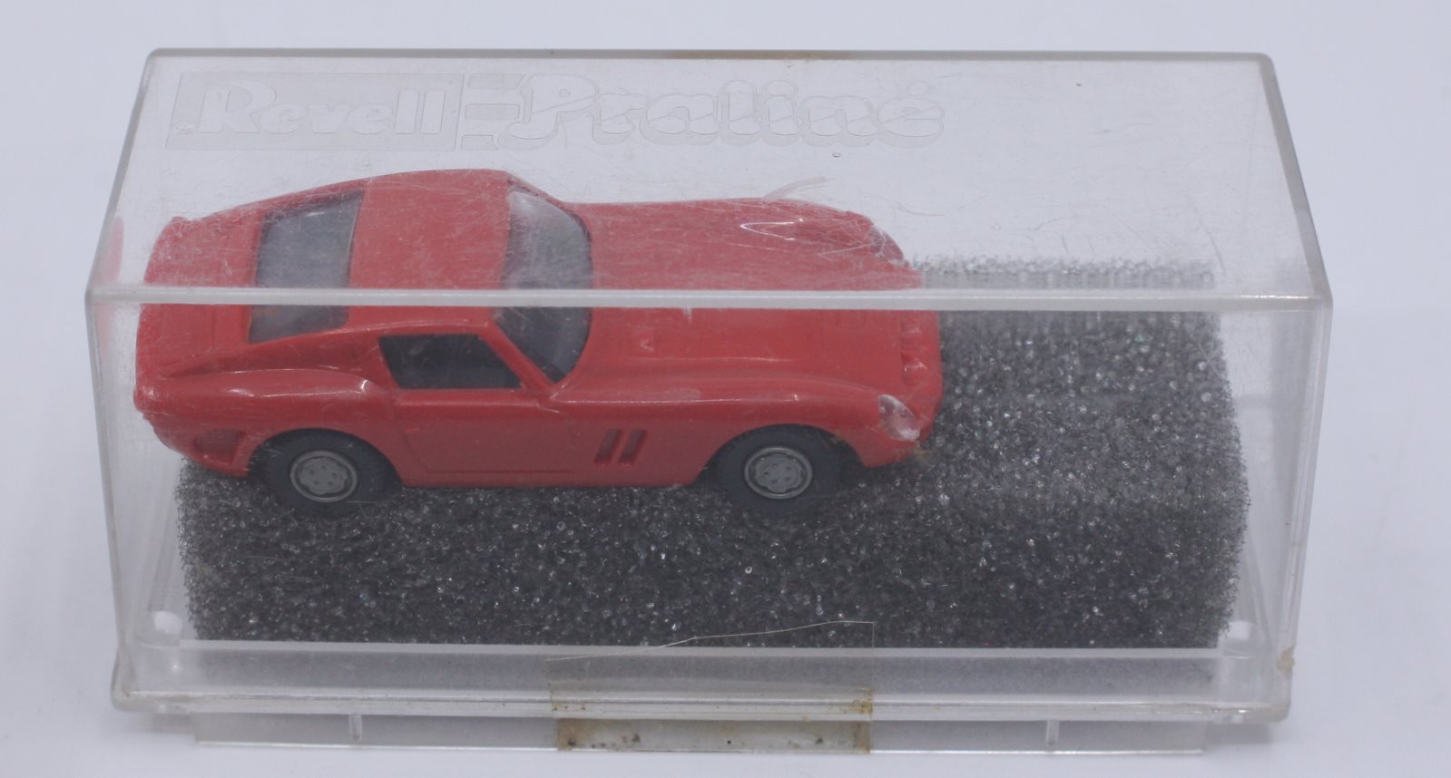 Praline 82600 HO Red Ferrari GTO Normalvision