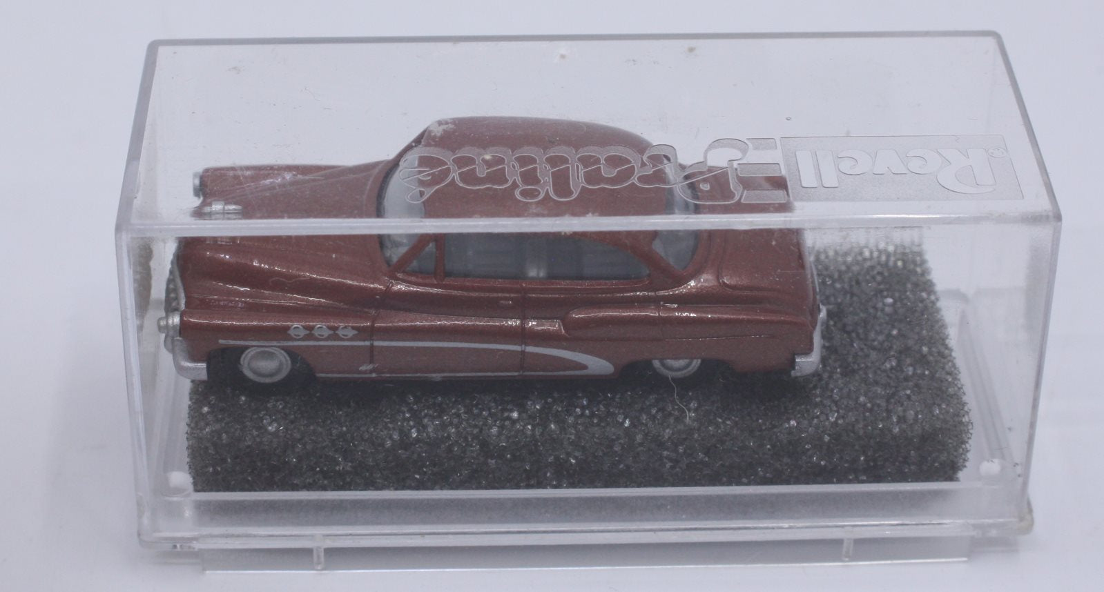 Praline 84704 HO Brown Metalic Buick Limousine