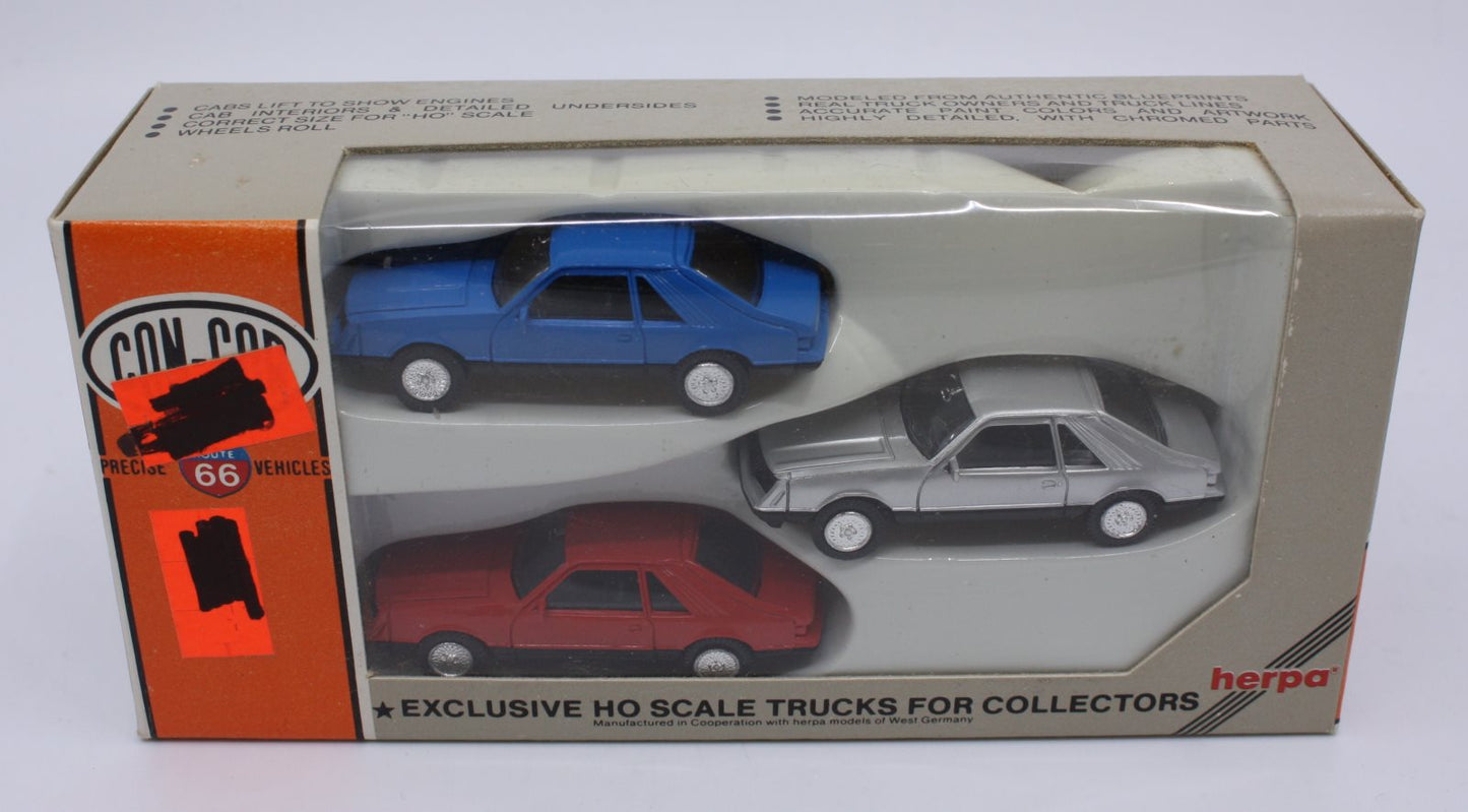 Con-Cor 0004-00250 HO Ford Mustang Blue/Silver/Red (Pack of 3)