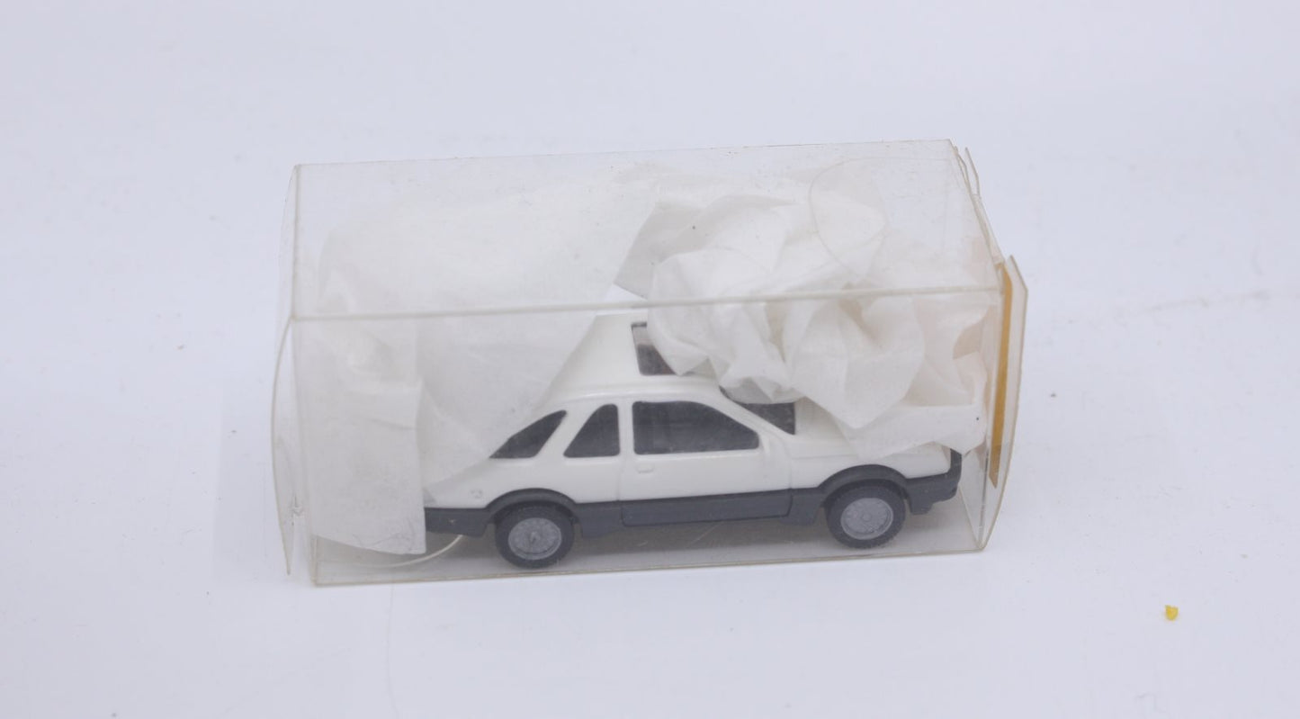 Wiking 204 1:87 Ford Sierra XR4 White
