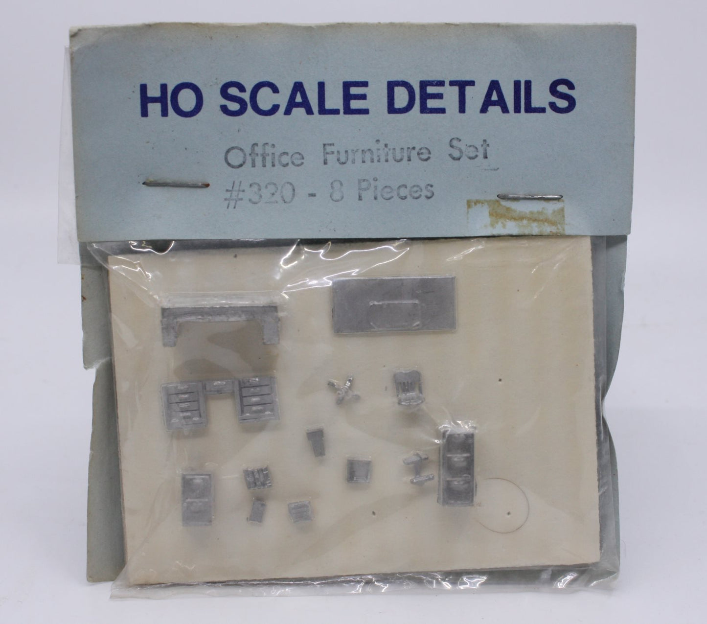 Model Masterpieces 320 HO Office Furniture Set