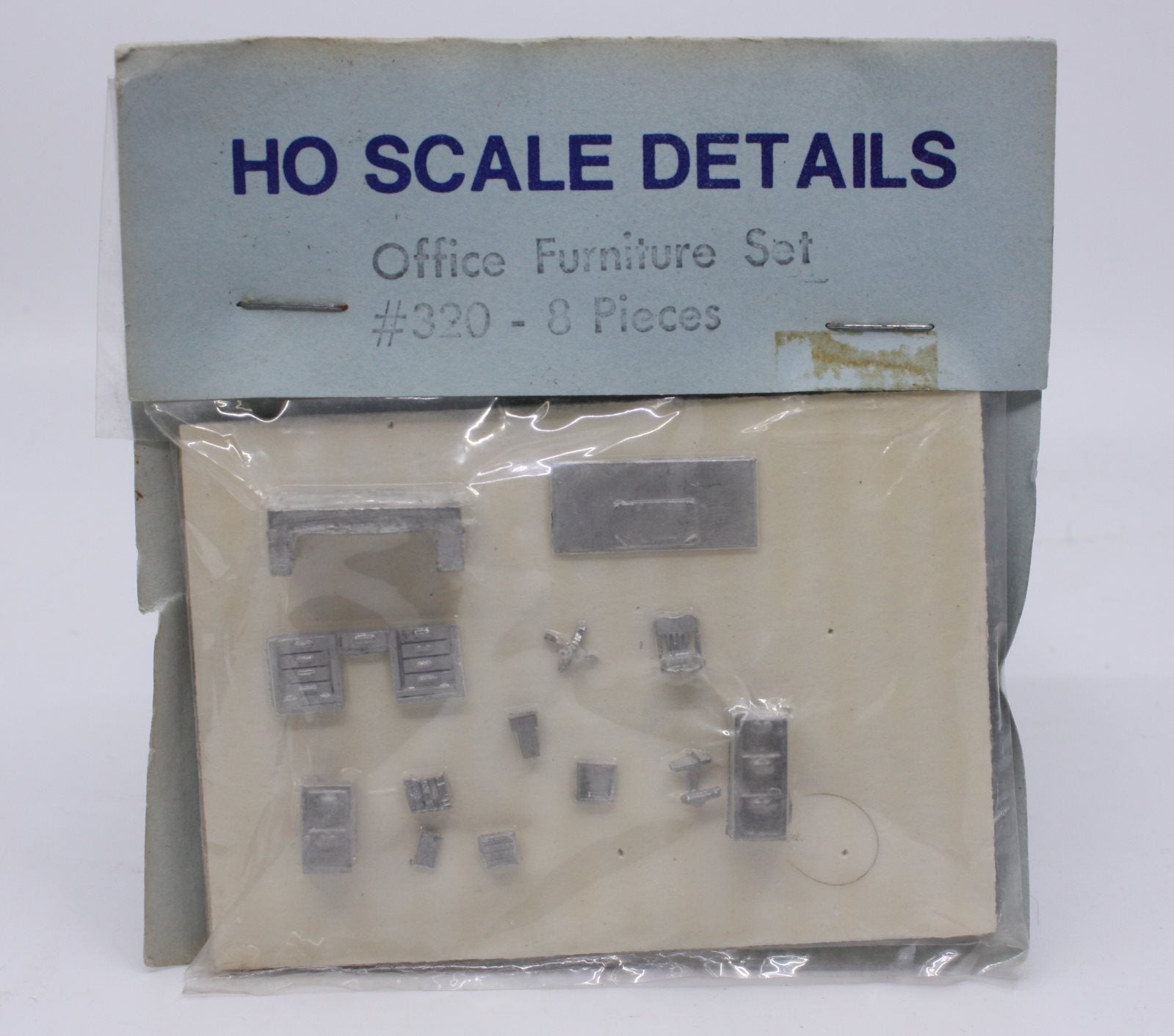 Model Masterpieces 320 HO Office Furniture Set