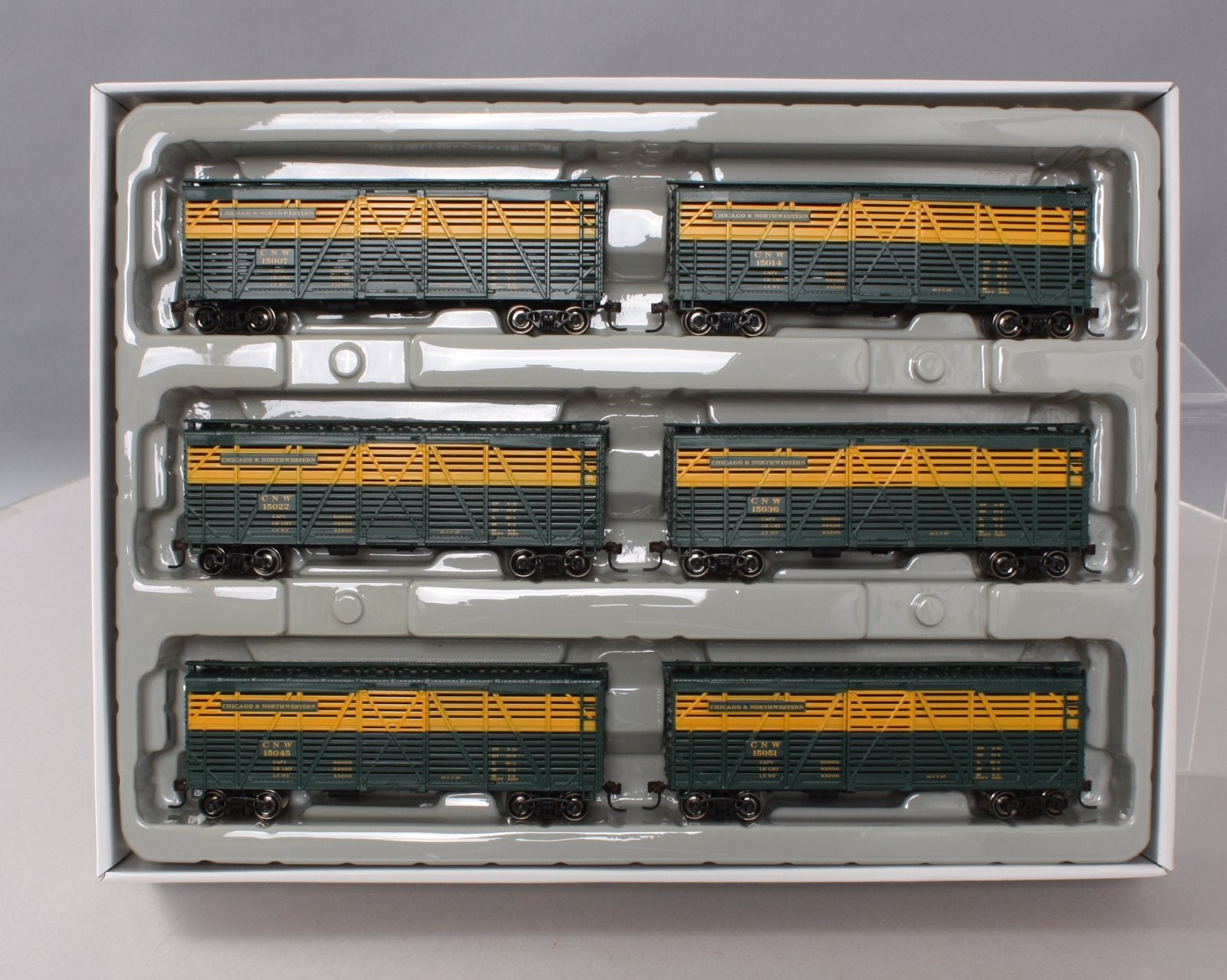 Athearn 73247 HO C&NW 40' Stock Car (Pack of 6)