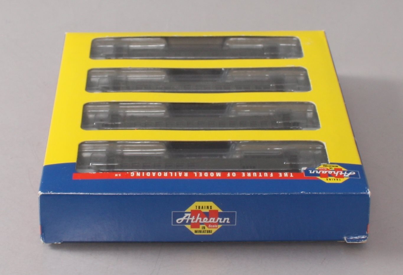 Athearn 11851 N Santa Fe 50' Overland Passenger Cars (Set of 4)