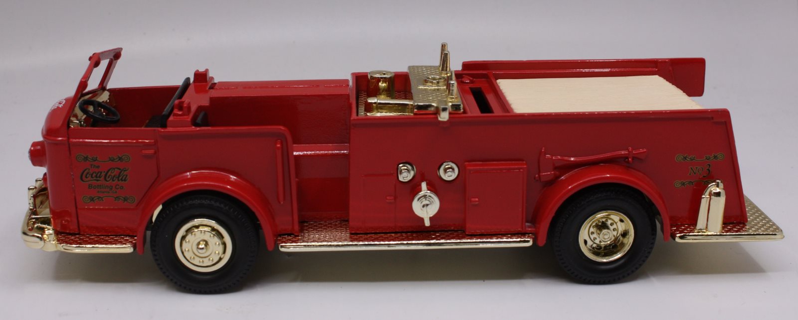 Ertl K086 1:30 Diecast Coca-Cola American LaFrance Alfco Metal Bank