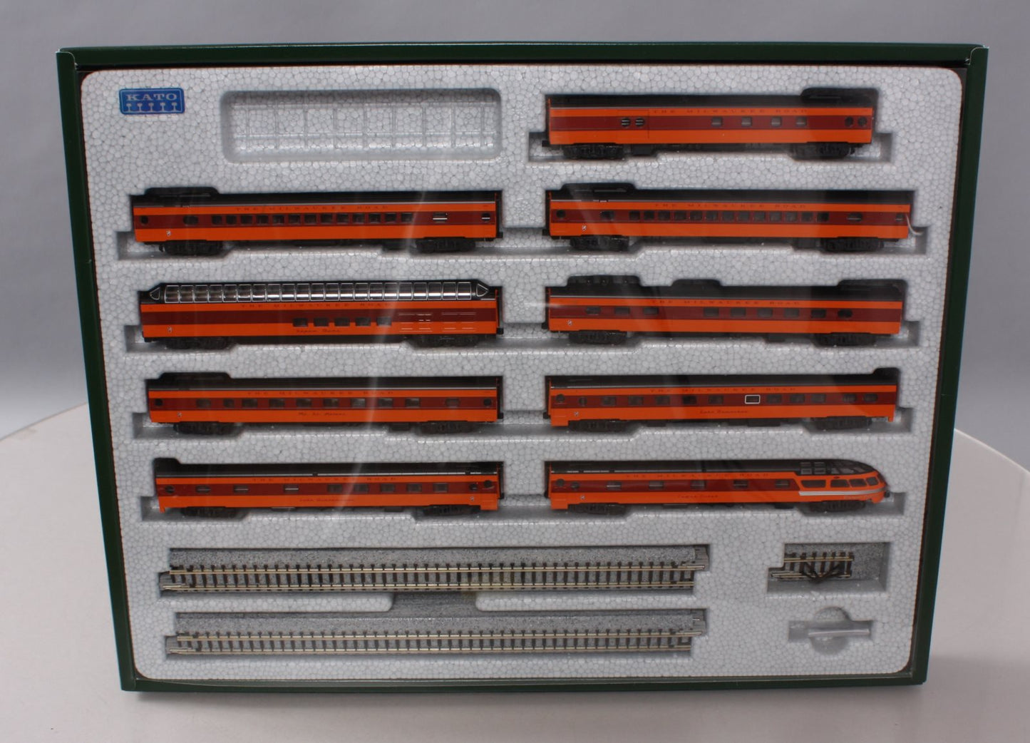 Kato 106-082 N Milwaukee Road Olympian Hiawatha Passenger Car Set (Set of 9)