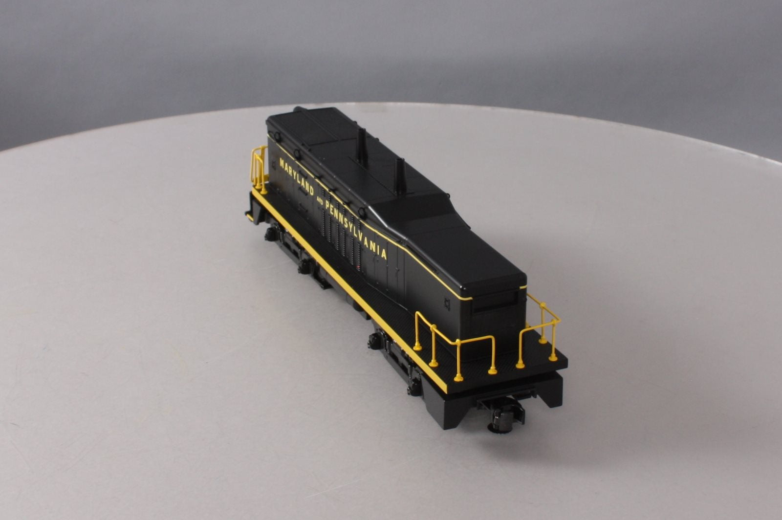 MTH 30-2614-3 Maryland & Pennsylvania SW-9 Non-Powered Calf Diesel Switcher