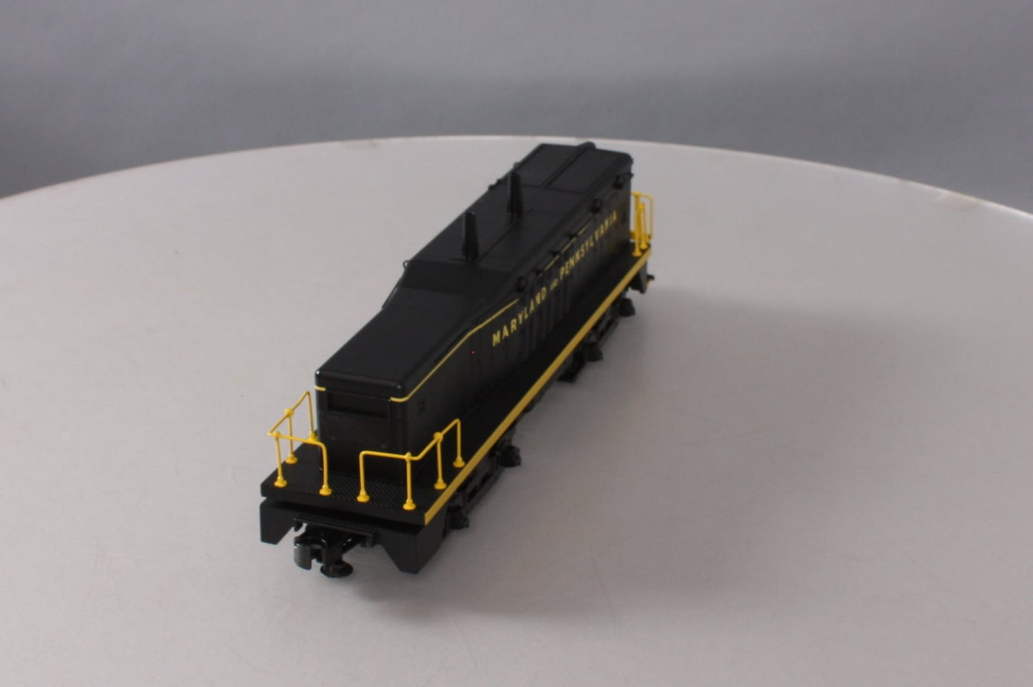 MTH 30-2614-3 Maryland & Pennsylvania SW-9 Non-Powered Calf Diesel Switcher