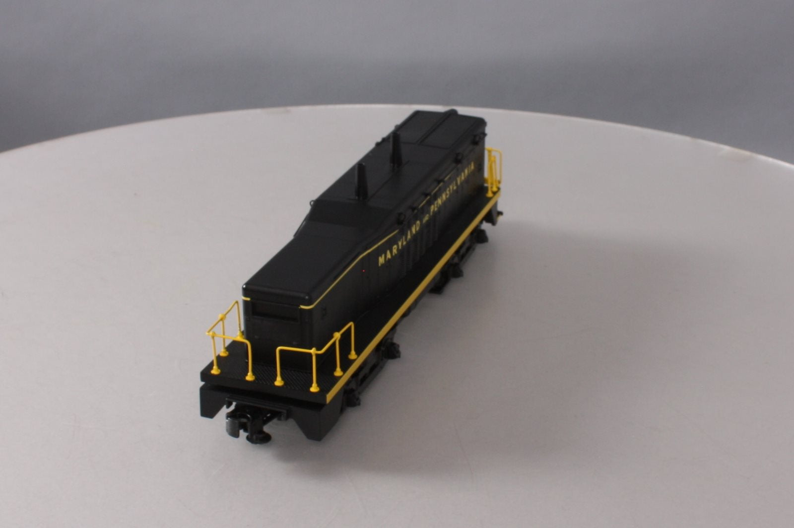 MTH 30-2614-3 Maryland & Pennsylvania SW-9 Non-Powered Calf Diesel Switcher