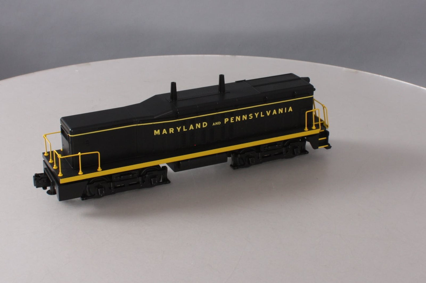 MTH 30-2614-3 Maryland & Pennsylvania SW-9 Non-Powered Calf Diesel Switcher