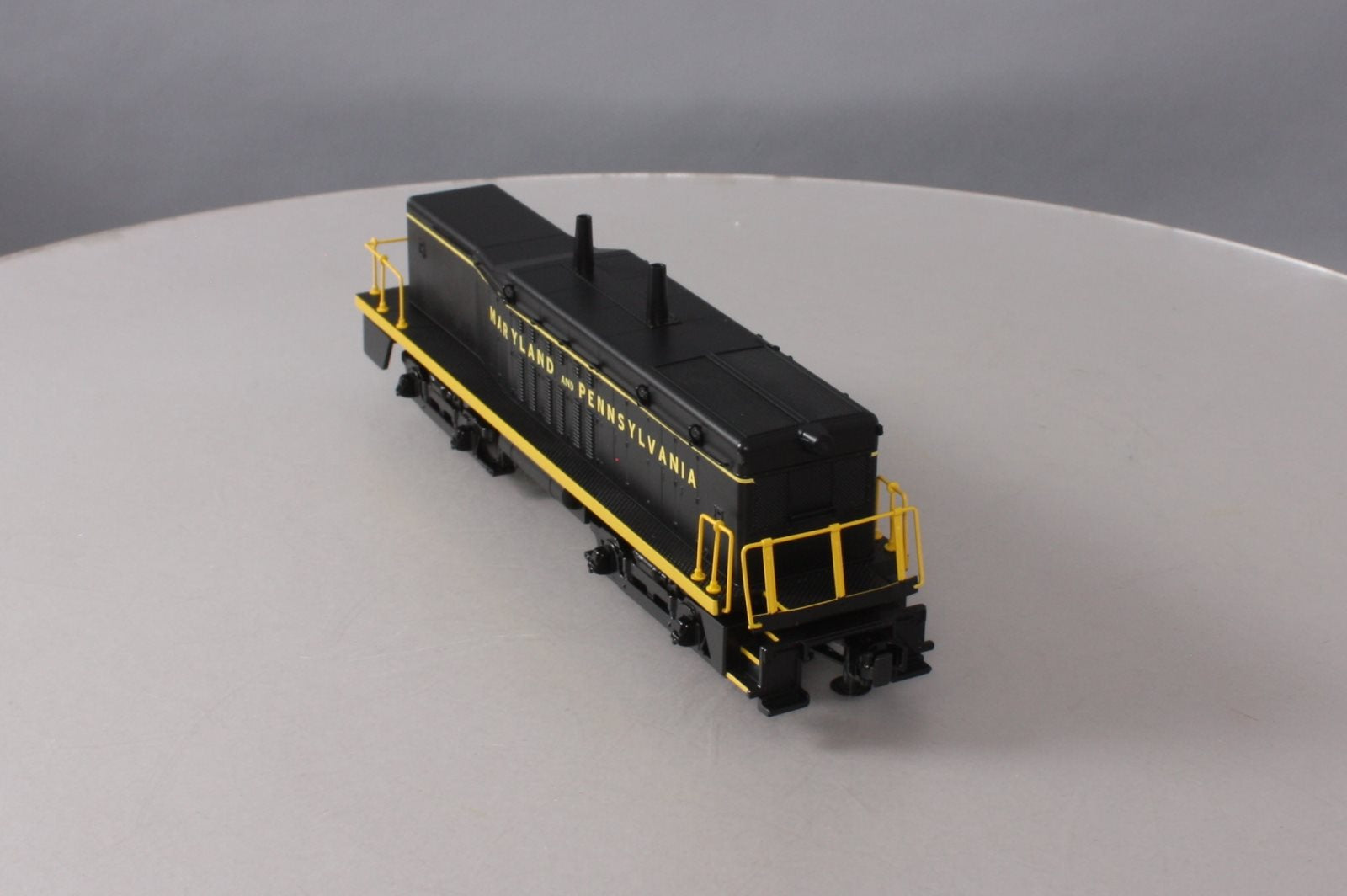 MTH 30-2614-3 Maryland & Pennsylvania SW-9 Non-Powered Calf Diesel Switcher