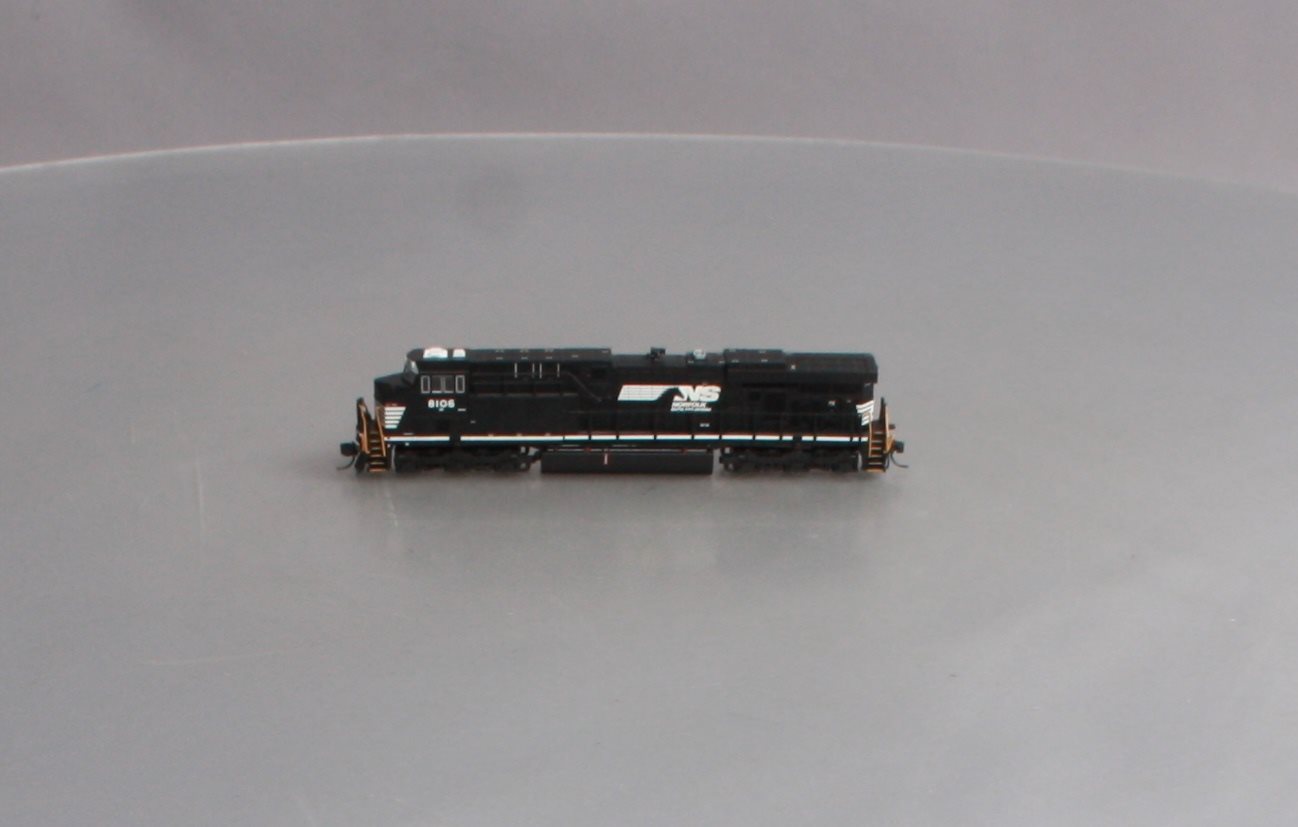 Fox Valley Models 70464 N NS ES44AC Diesel Locomotive Standard DC #8106