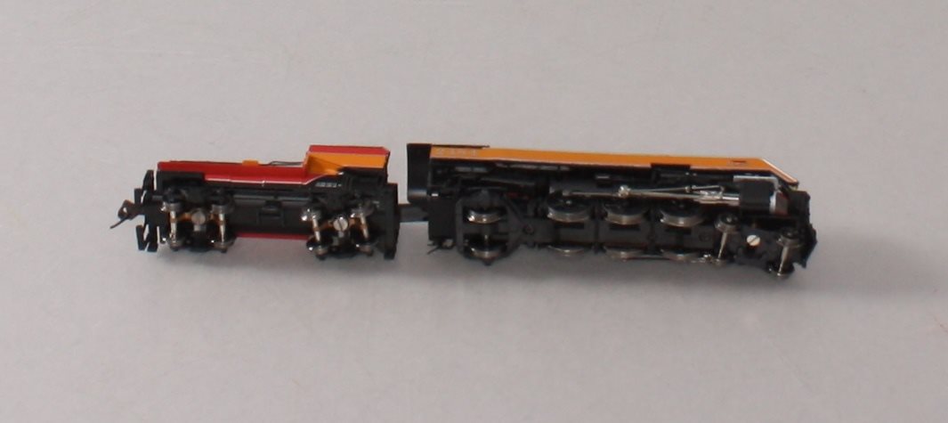 Model Power 87429 N Southern Pacific Steam Semi-Streamlined 4-6-2 w/Tender #2484