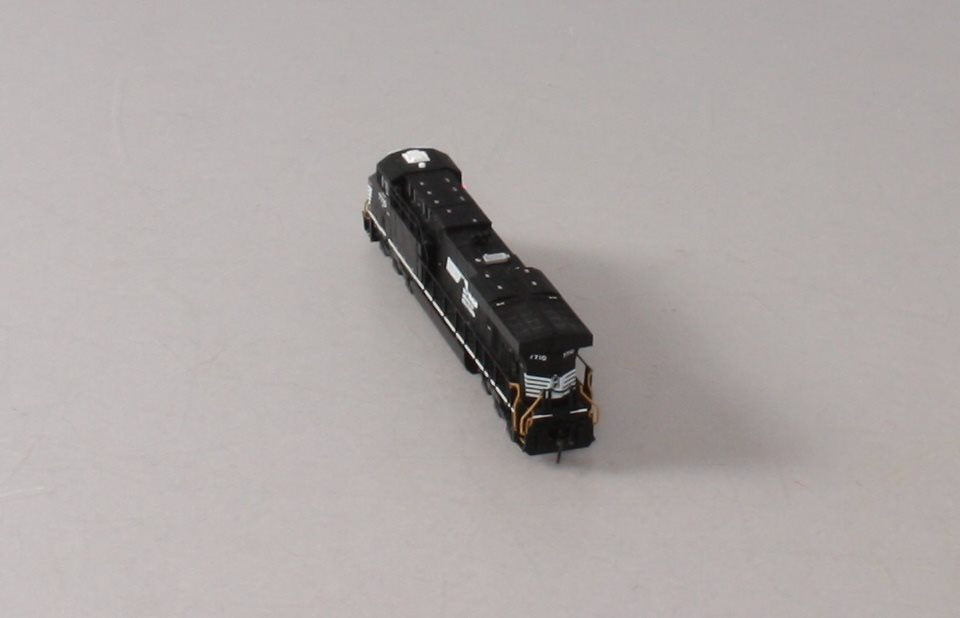 Fox Valley Models 70363 N Norfolk Southern ES44DC Diesel Locomotive #7710