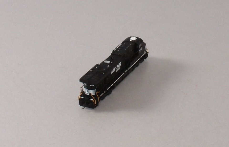Fox Valley Models 70363 N Norfolk Southern ES44DC Diesel Locomotive #7710
