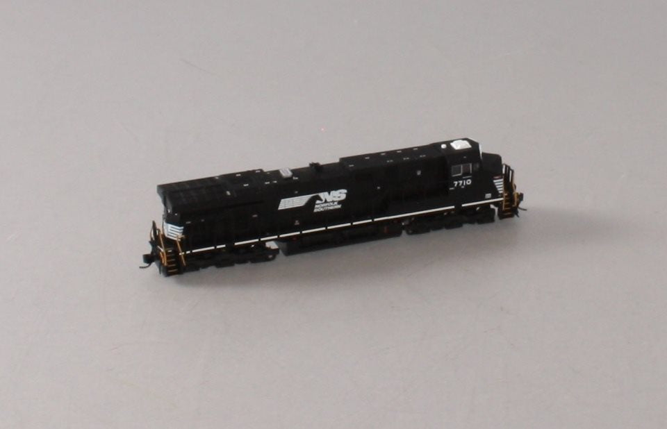 Fox Valley Models 70363 N Norfolk Southern ES44DC Diesel Locomotive #7710