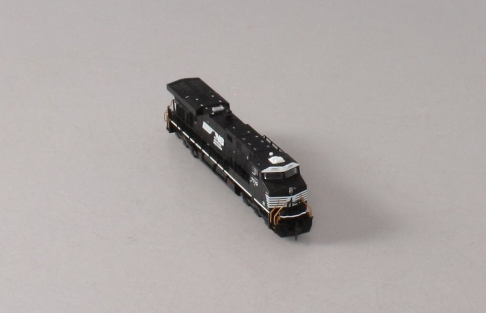 Fox Valley Models 70363 N Norfolk Southern ES44DC Diesel Locomotive #7710
