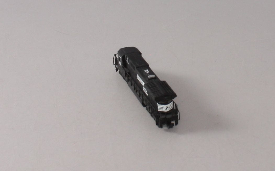Bachmann 85055 NS GE Dash 8-40C Diesel Locomotive #8671