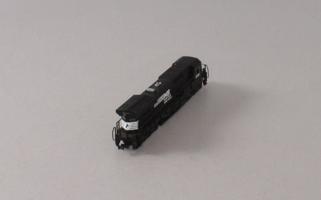 Bachmann 85055 NS GE Dash 8-40C Diesel Locomotive #8671