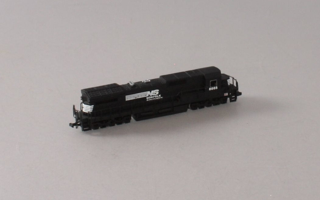 Bachmann 85055 NS GE Dash 8-40C Diesel Locomotive #8671