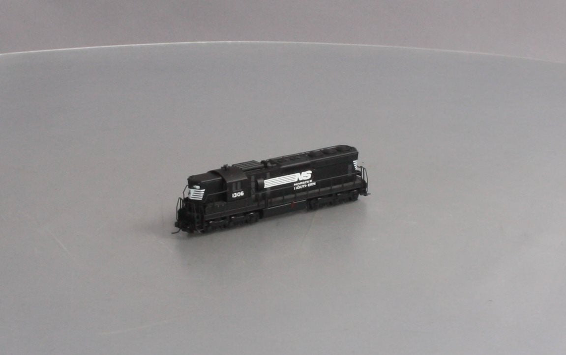 Atlas 54410 N Soouthern SD-24 Diesel Locomotive #6306