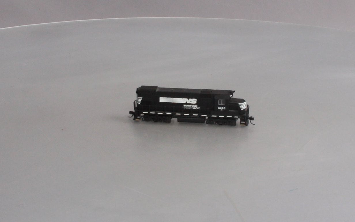 Atlas 52618 N Norfolk Southern GP15-1 Standard Diesel Locomotive #1433