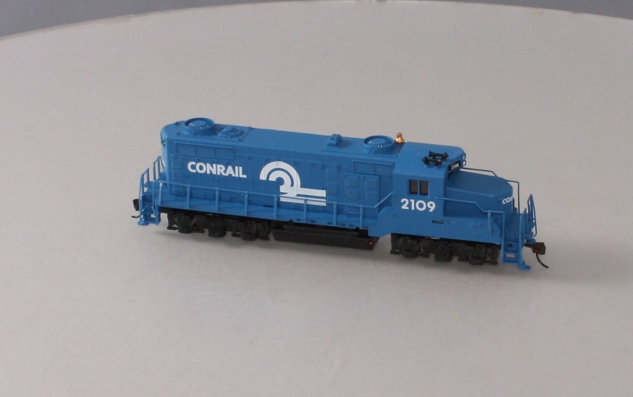 Mantua 414107 HO Conrail EMD GP20 EMD GP20 Diesel Locomotive Sound/DCC #2109