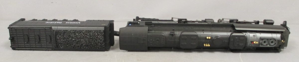 Lionel 6-82694 O Union Pacific 4-6-6-4 Challenger Steam Loco #3985