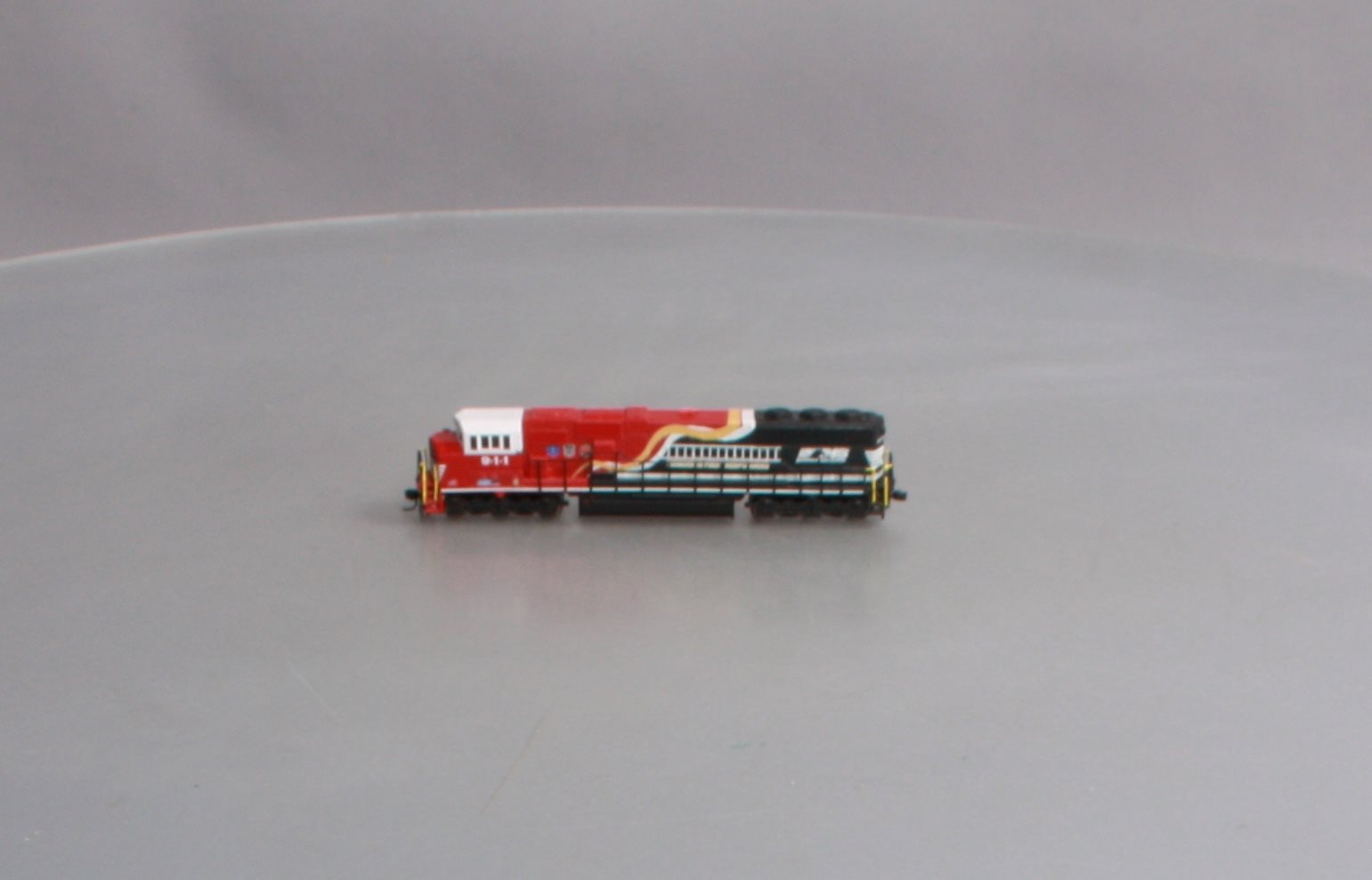 Atlas 40003991 N NS Honoring First Responders EMD SD-60E Diesel Loco #9-1-1